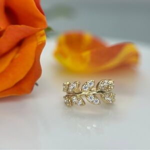 Tish Lyon 14kt yellow gold cz 6mm clicker